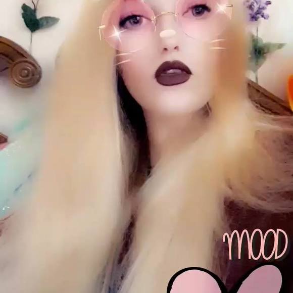 Meet your Posher, Bri - Picture 1 of 1